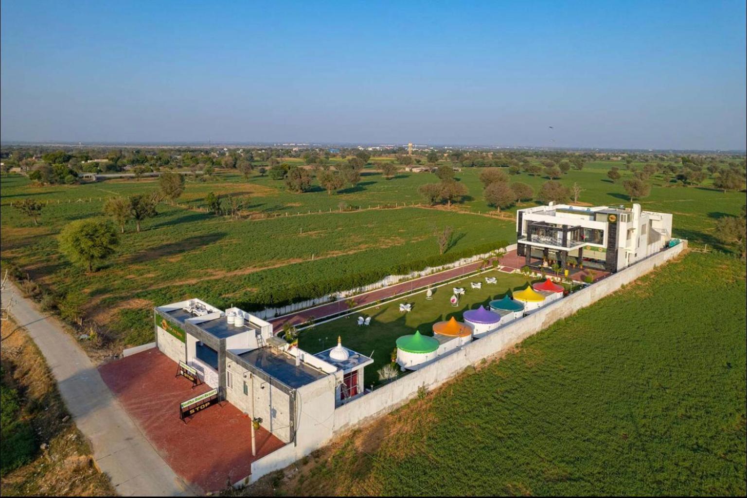 ג'איפור Iris Heaven'Z By Radha Rani Resort מראה חיצוני תמונה