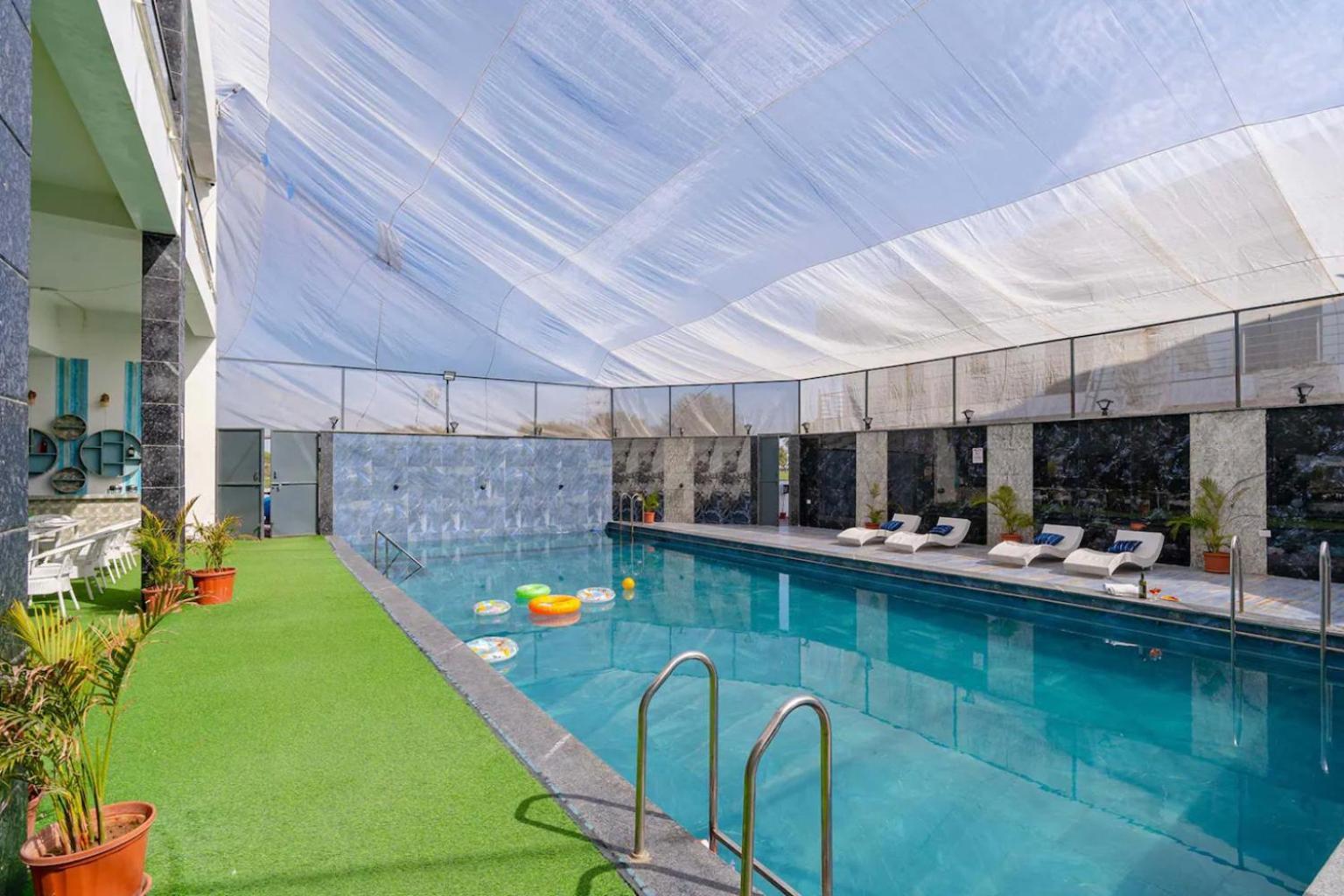 ג'איפור Iris Heaven'Z By Radha Rani Resort מראה חיצוני תמונה