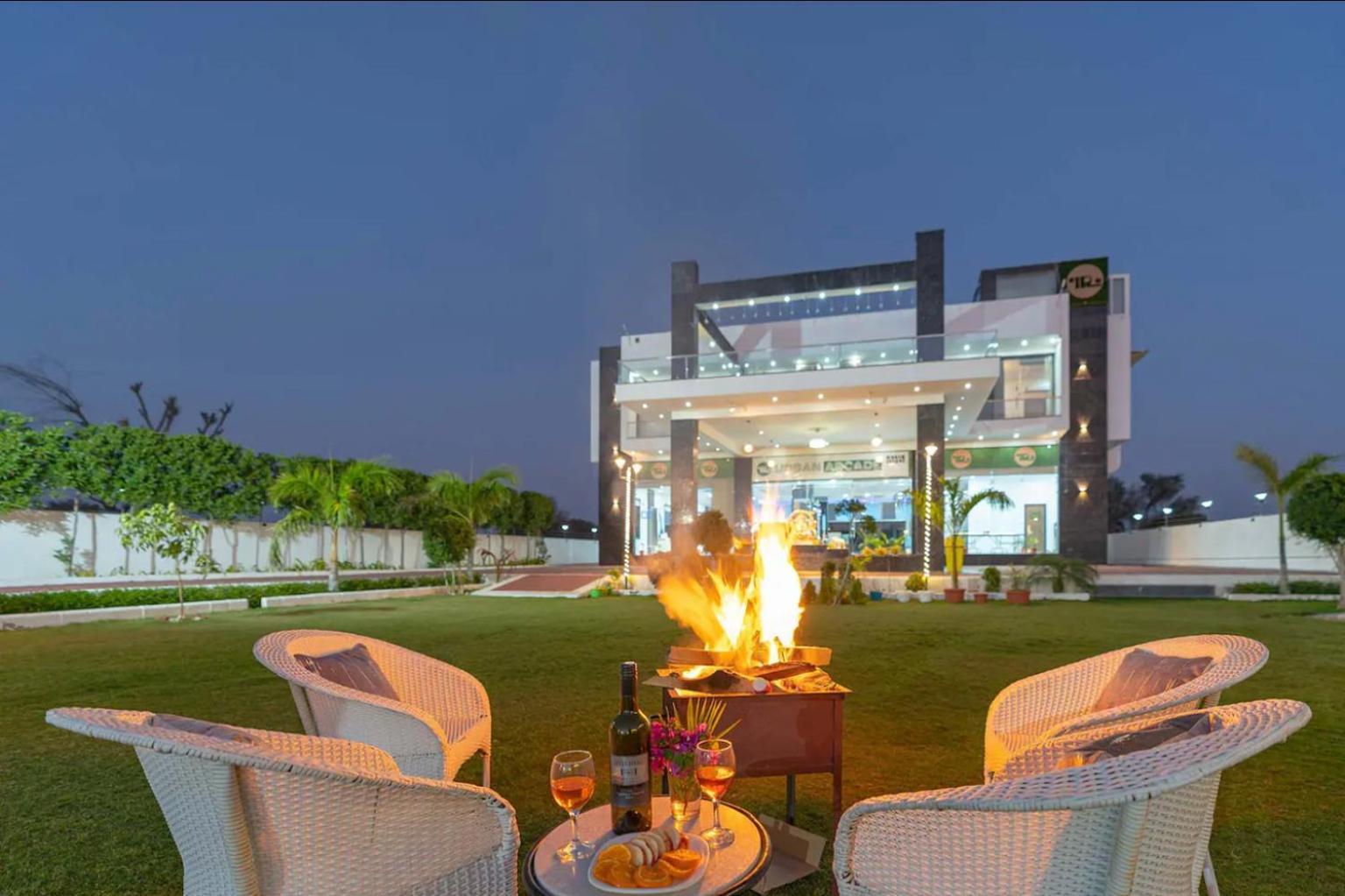 ג'איפור Iris Heaven'Z By Radha Rani Resort מראה חיצוני תמונה